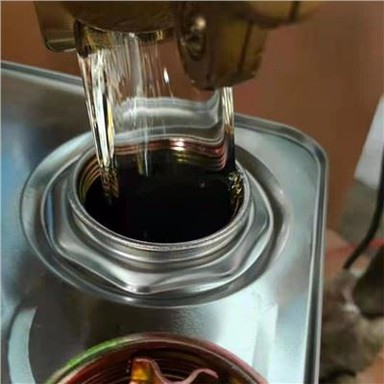 Liejamasis poliuretano prepolimeras polieterio pagrindu